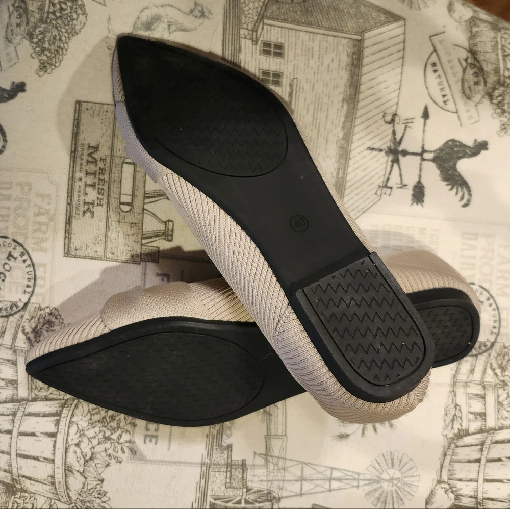 Womens Cream Pointed Toe Flats- Knit With Bow Knot Detail Sz 8 (Fit Big)